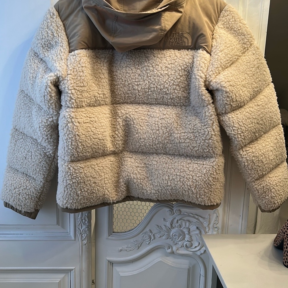The North Face Beige Sherpa Jacket - Picture 6 of 8